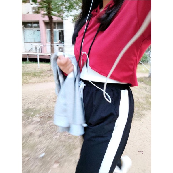 Set bộ ulzzang áo hoodie nỉ mỏng đỏ croptop + váy đen girl crush hai dây mùa xuân