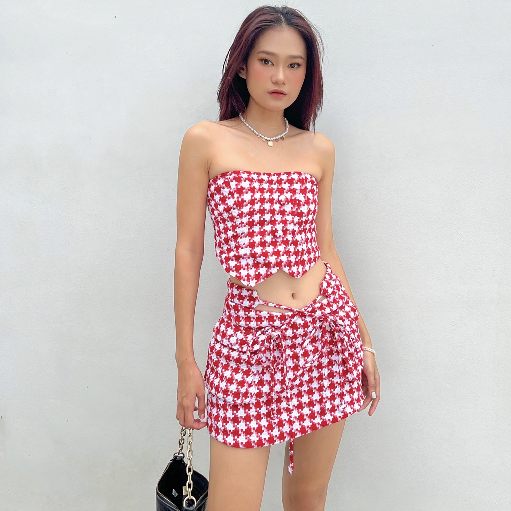 Chân váy ngắn túi hộp và áo ống màu đỏ//Cute Set Red NewFangled