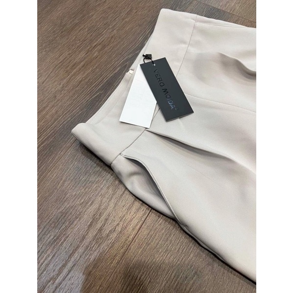 Quần ống xuông vero