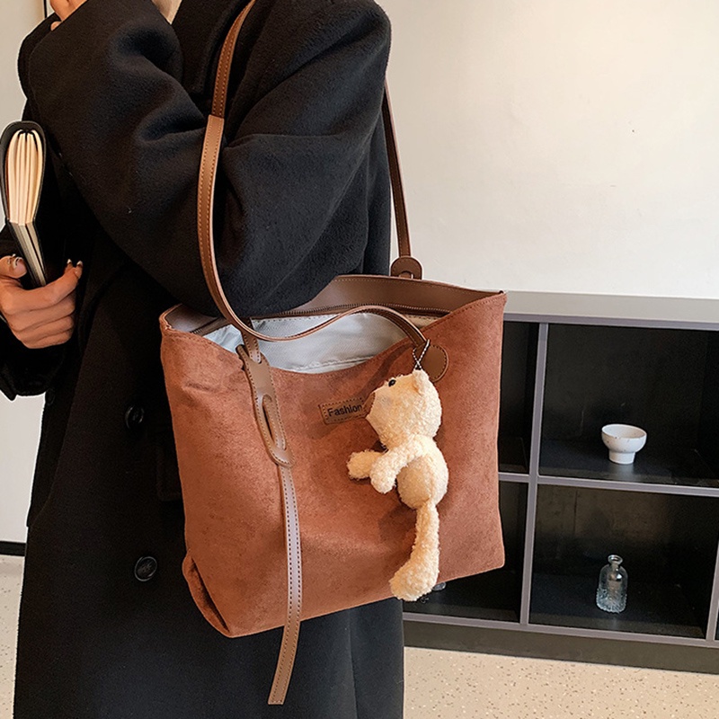 Túi Đeo Vai Da Lộn Cỡ Lớn Họa Tiết Gấu Thời Trang Cho Nữ