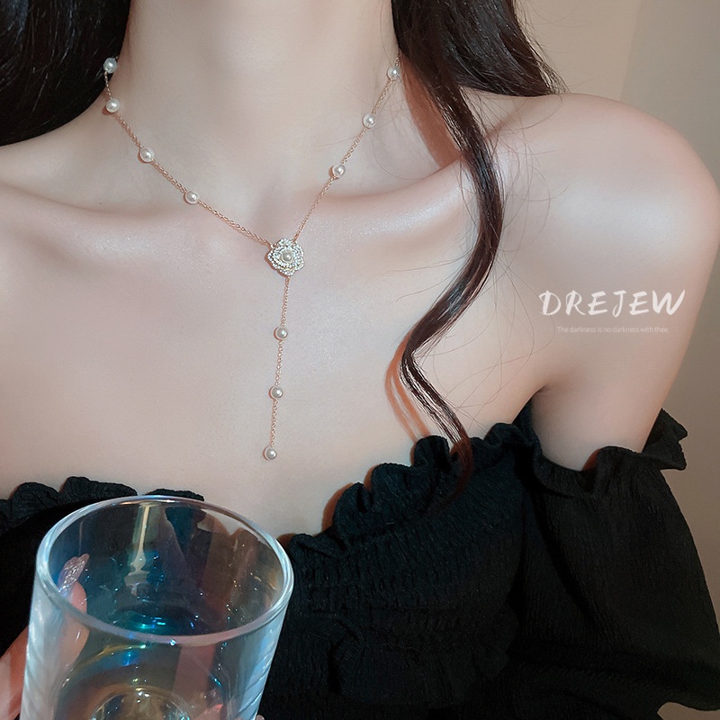 Dây chuyền DREJEW mặt hoa đính ngọc trai zircon cao cấp thời trang Hàn Quốc