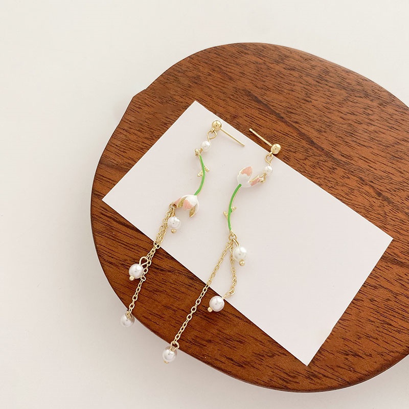 Đôi Bông Tai Dáng Rơi Họa Tiết Hoa Tulip Đính Ngọc Trai Thời Trang Cho Nữ