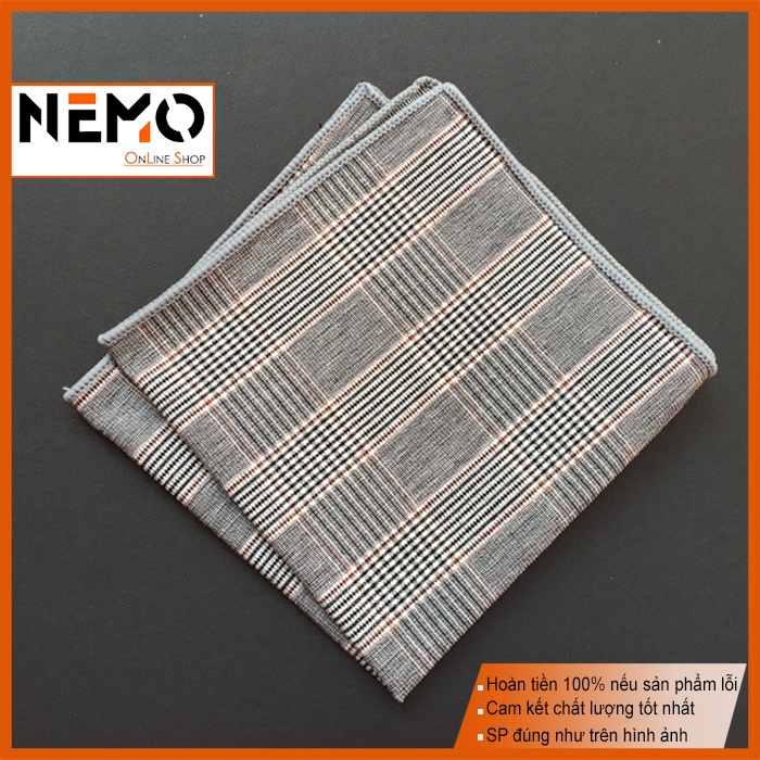 Khăn cài túi áo vest kẻ sọc và kẻ ô vuông chất liệu vải cotton mềm kích thước vừa.