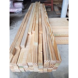 Thanh gỗ thông vuông 2cm dài 50cm bào láng 4 mặt.