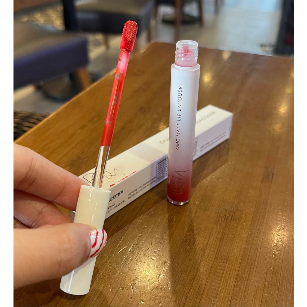 SON KEM LÌ BỀN MÀU LÂU PHAI B.O.M OMG MATT LIP LACQUERN 4G