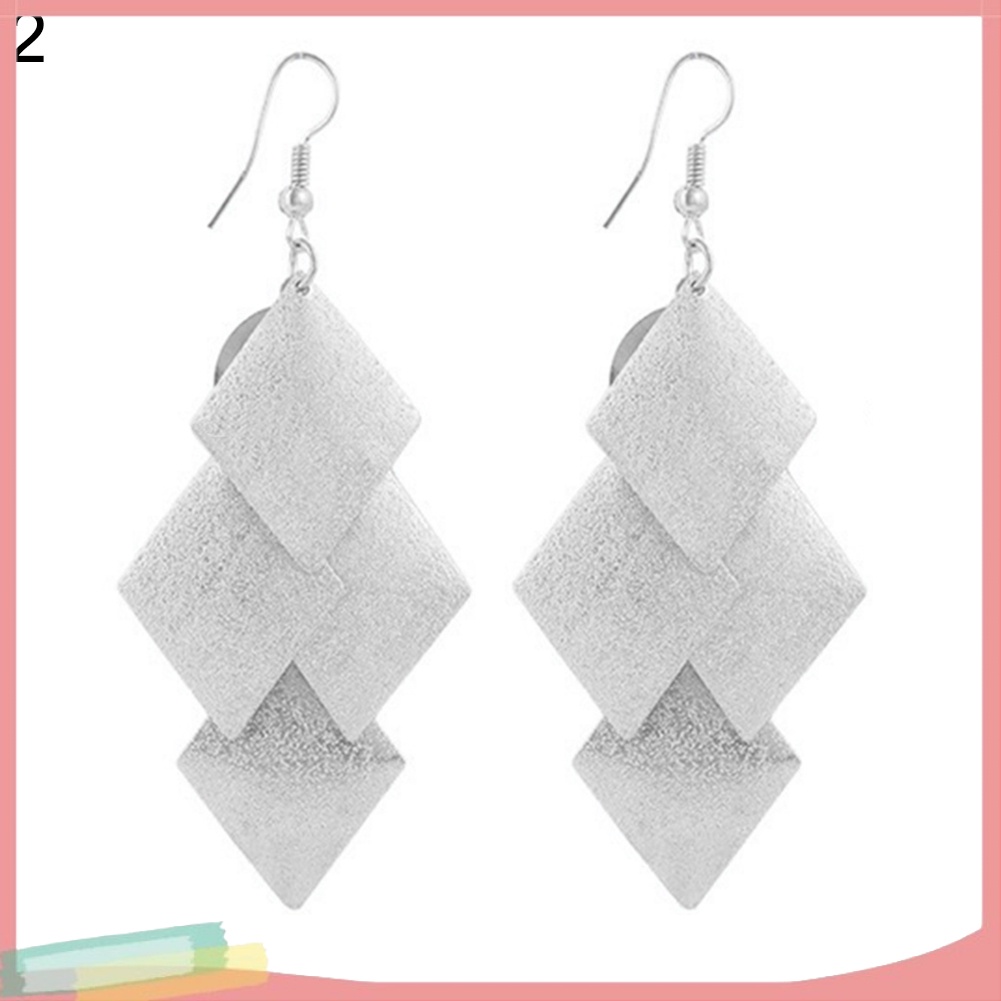 Đôi hoa tai hình thoi dát kim tuyến lấp lánh thời trang dành cho nữ