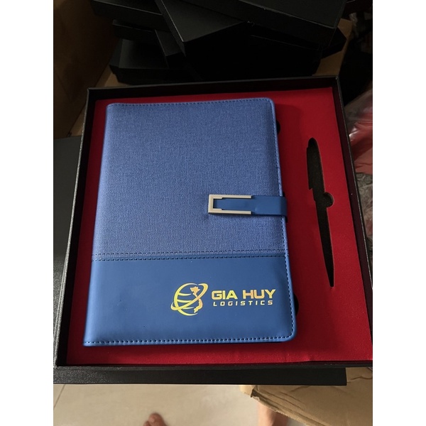 Sổ Còng Kèm Bút In Màu Hình Ảnh Tên, Logo Theo Yêu Cầu