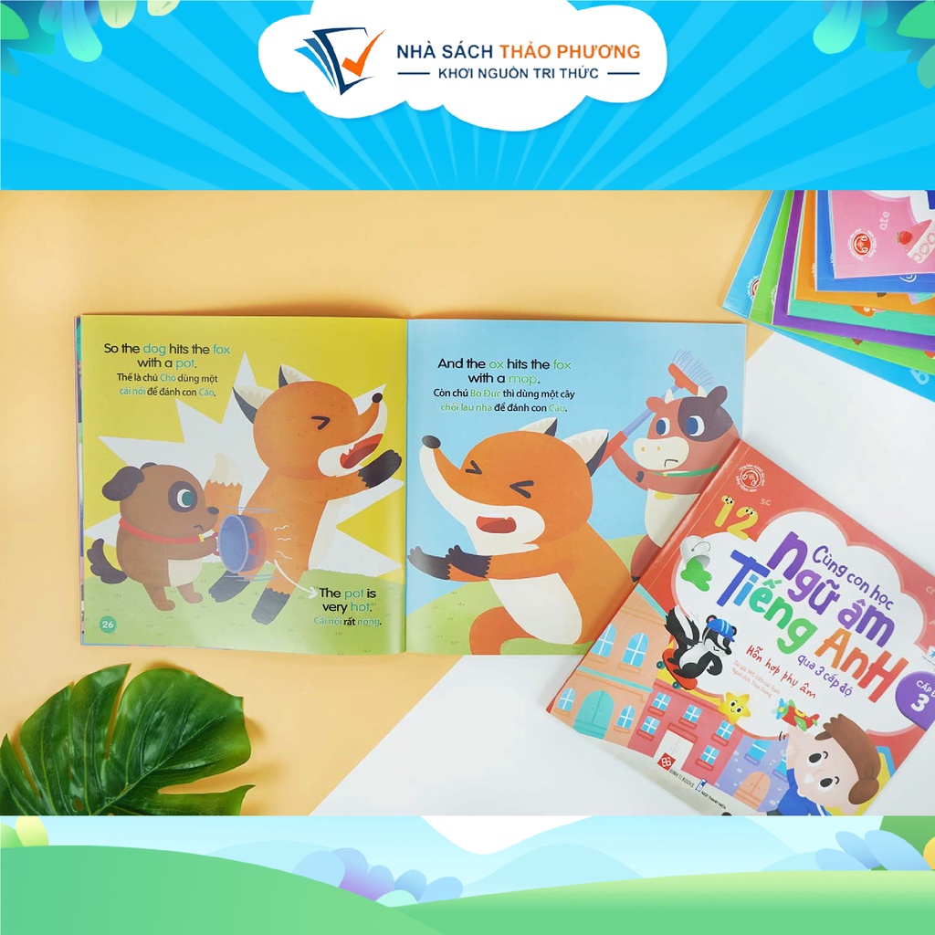 Sách - Cùng con học ngữ âm tiếng Anh qua 3 cấp độ (nhiều chủ đề)