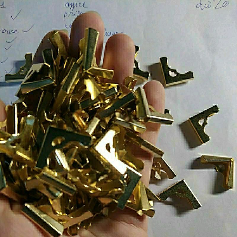 500 cái nẹp góc sổ p1