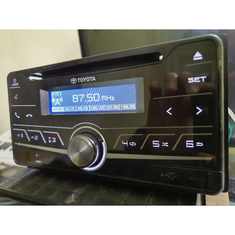 ĐẦU PIONEER Bluetooth/aux/usb/radio/cd/mp3 xe Toyota fortuner giành lắp chung cho tất các xe.