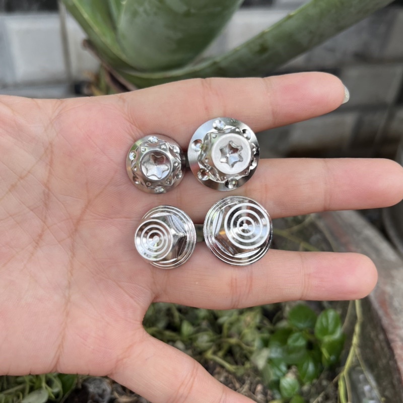 Ốc treo pô inox 304 cho xe máy