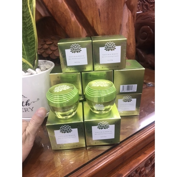 Kem đêm xanh thảo mộc nhụy tây natural white mới