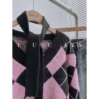 Áo len trám hồng đen cổ v choker