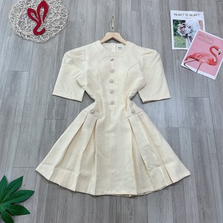 Đầm cổ tròn nút hạt dáng xòe