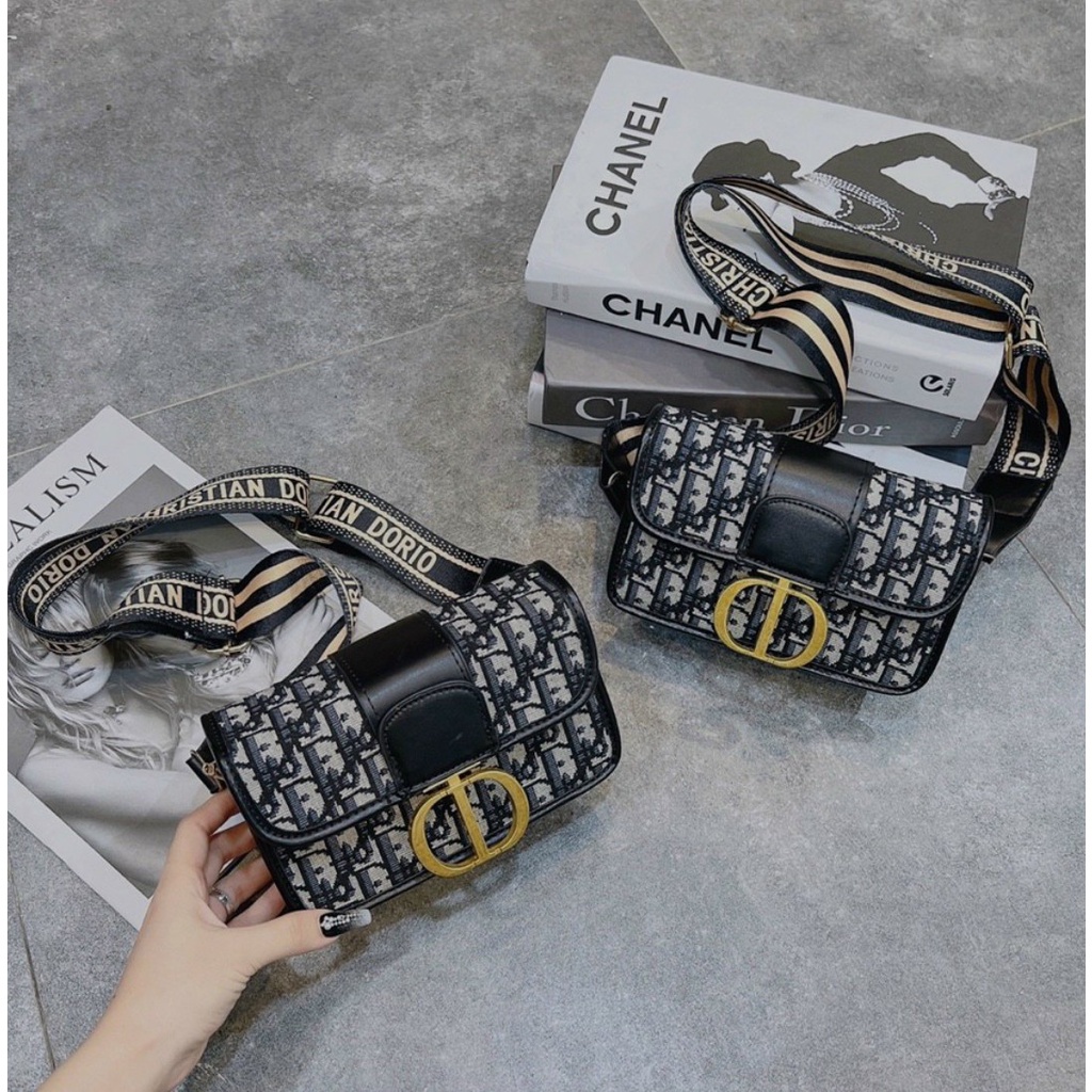 Túi đeo chéo Christian CD chất liệu vải dệt