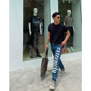 Quần Jean Amand Vertical Text Printed Jeans