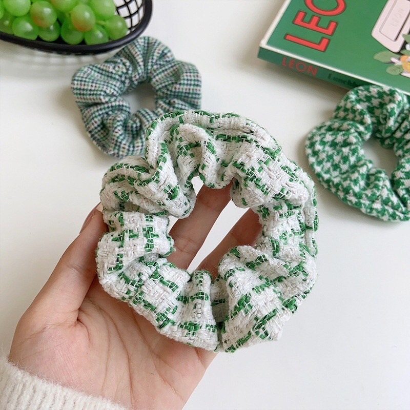 Dây buộc tóc Scunchies vải dạ tweed xanh lá