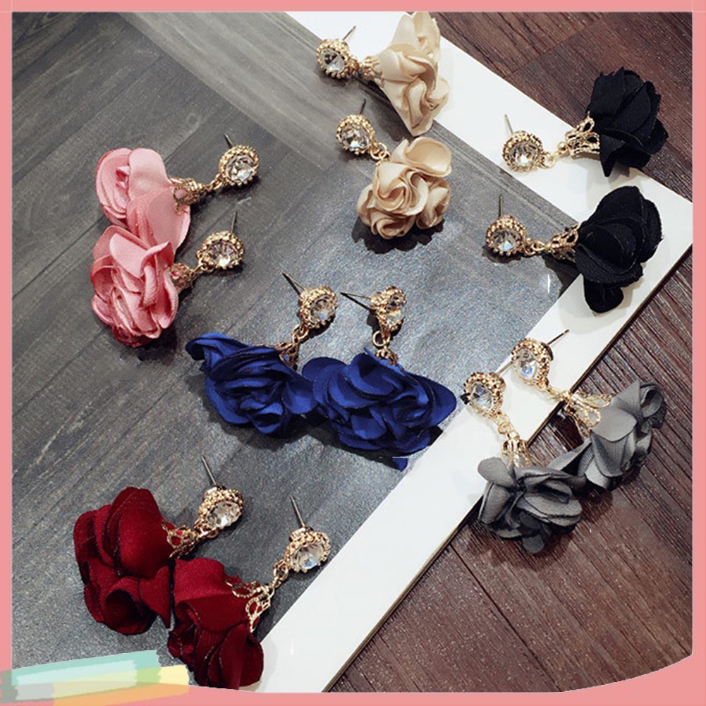 Đôi Khuyên Tai Hình Hoa Đính Kim Cương Giả Thời Trang Cho Nữ