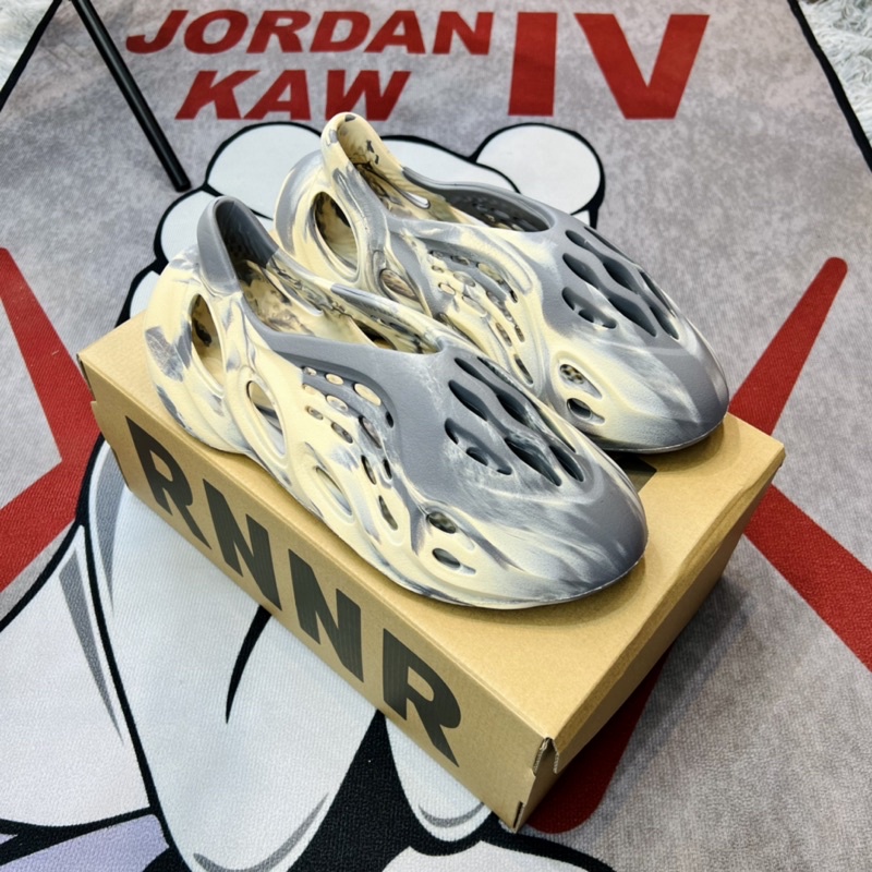 Sneaker YZ Foam Runner Hàng SC