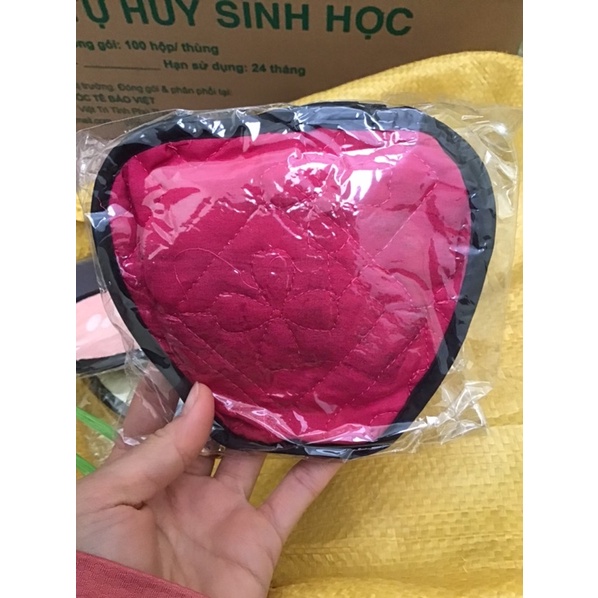 1 Cặp Lót tay bắc bếp , lót tai nồi vải hình trái tim chống nóng