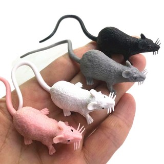 Mô hình con chuột giả thiết kế trông như thật thích hợp để hù mấy bạn bánh bèo