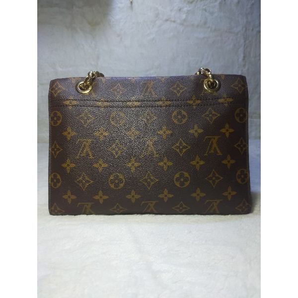 Túi xách si hiệu Louis Vuitton