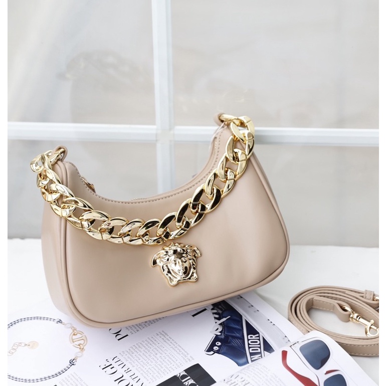 Túi Xách Versace Kẹp Nách Kem Trắng Đen Size 22x17  -  By Anh Dinh Phuong