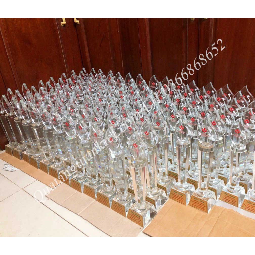 Cúp Pha Lê Ngọn Lửa