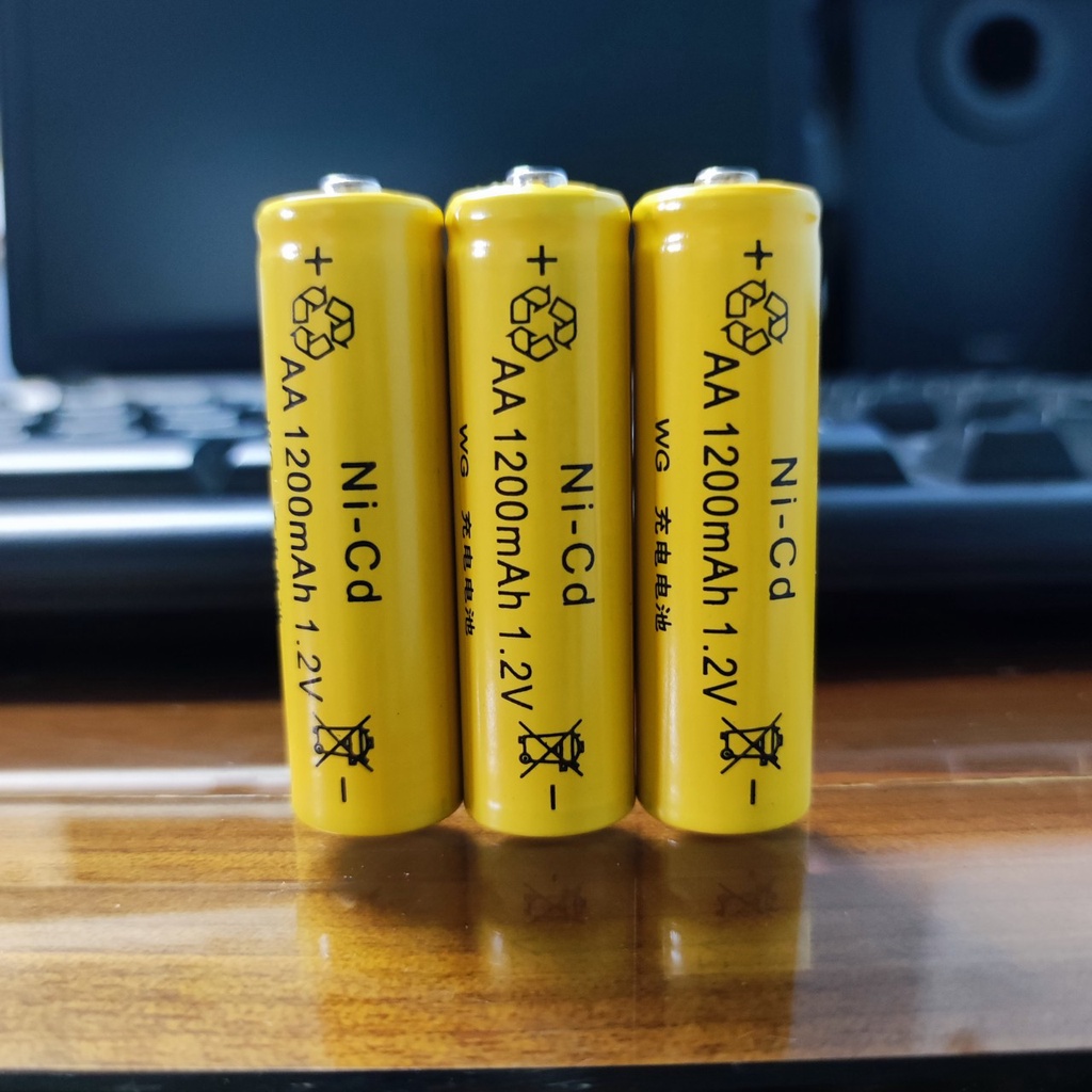 Pin tiểu 2a Vỉ 3 viên pin sạc lại AA Ni-Cd 1.2V 700mah và Dock sạc pin cổng USB