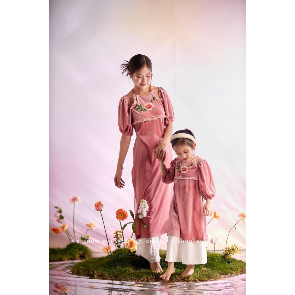 Áo dài Trà thiết kế cho mẹ và bé P'ti chou chất liệu nhung mềm thêu hoa