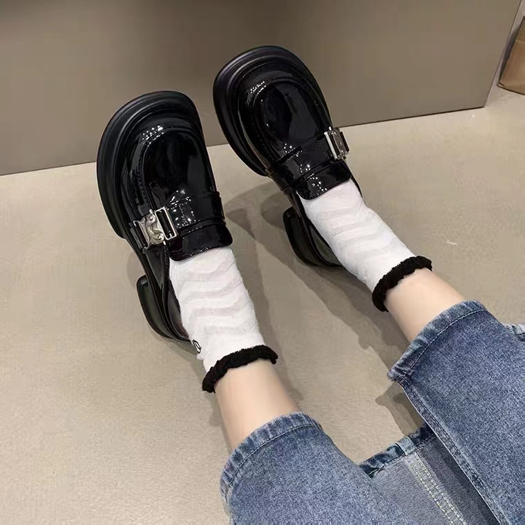 Giày Lười Da Đế Dày Mũi Tròn Phối Khóa Kim Loại Phong Cách Retro Cho Nữ