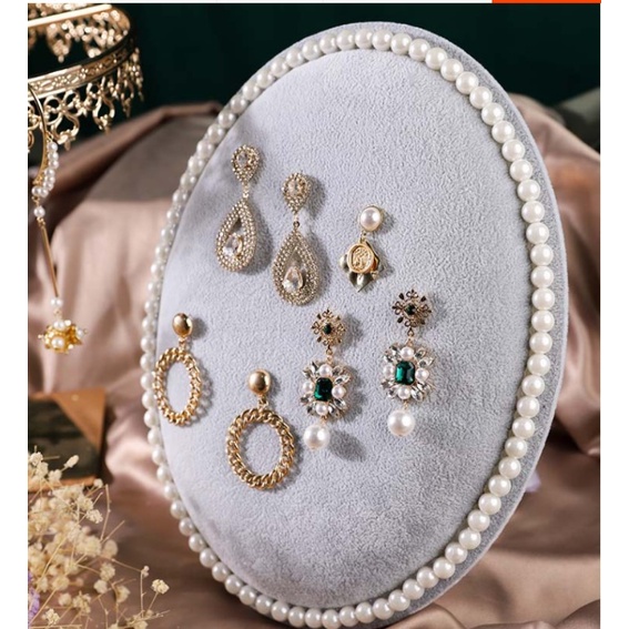 Giá treo hoa tai nhung sang chảnh hình bầu dục