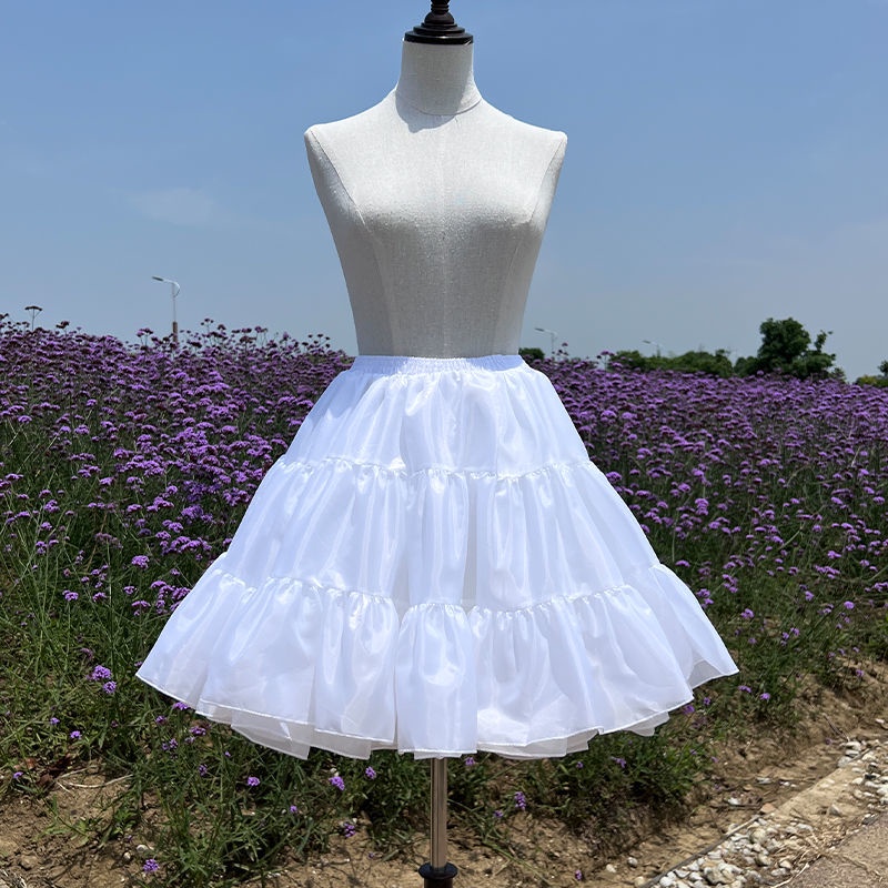 Tùng phồng mặc váy lolita / váy ngắn