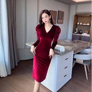Váy nhung tay phồng dài cổ V