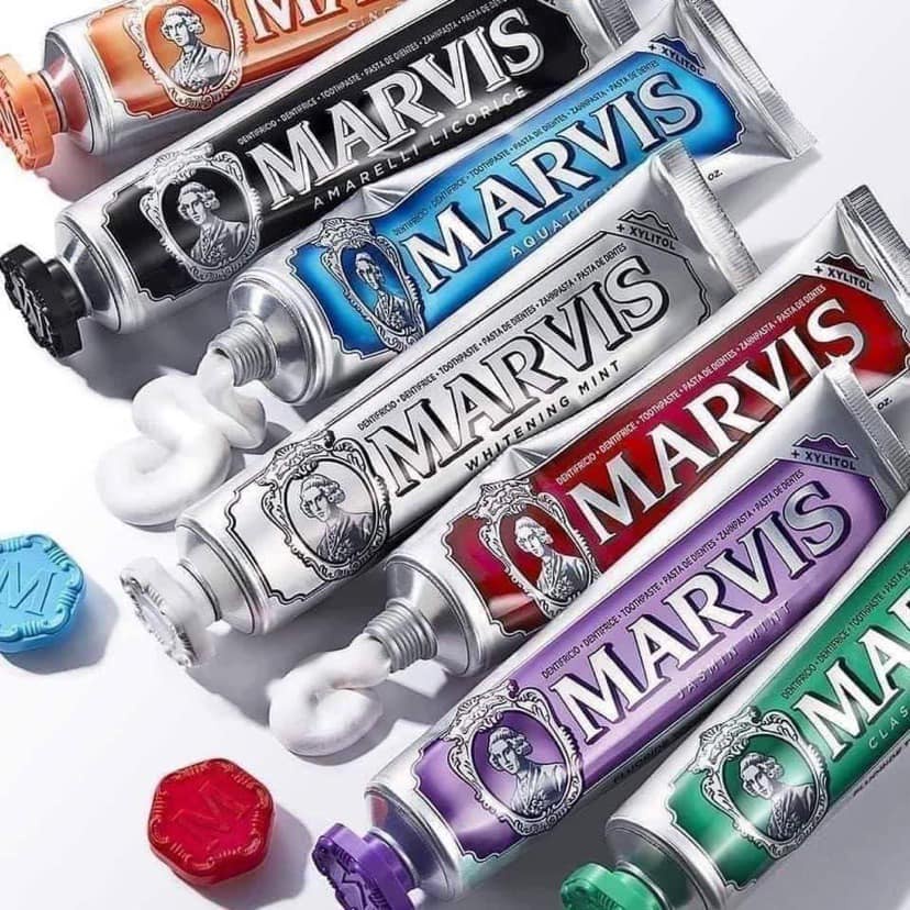 Kem đánh răng quý tộc Marvis Whitening Mint Toothpaste 85ml