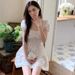 Đầm Cổ Tim Nhún Chỉ Ngực Nút Bọc