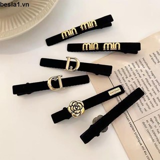 1 kẹp tóc mỏ vịt màu vàng đen in chữ thời trang