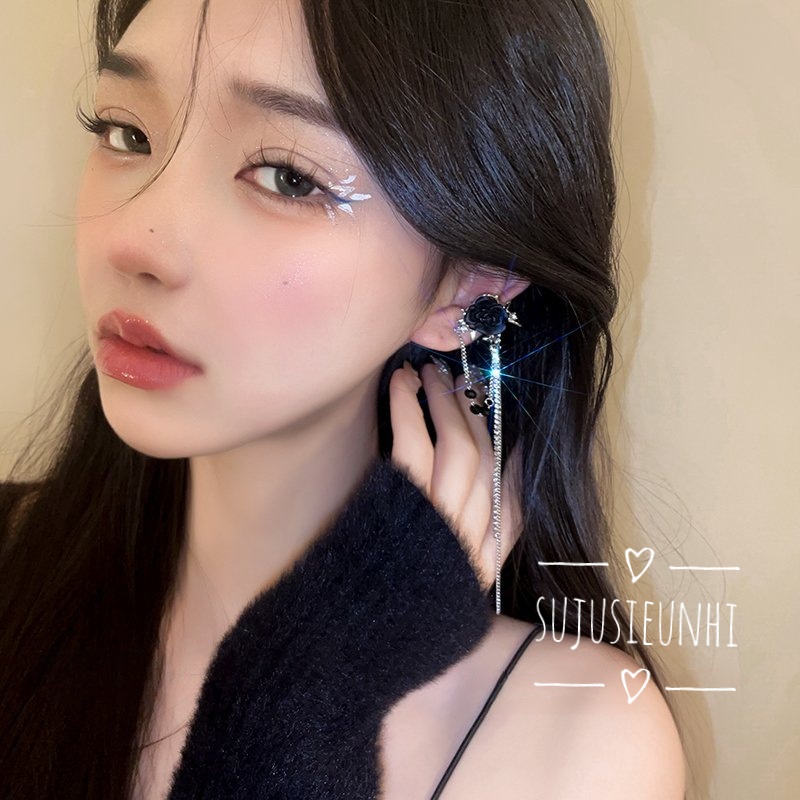 (KHÔNG XỎ) Khuyên tai hoa hồng đen có tua rua dây dài quý phái