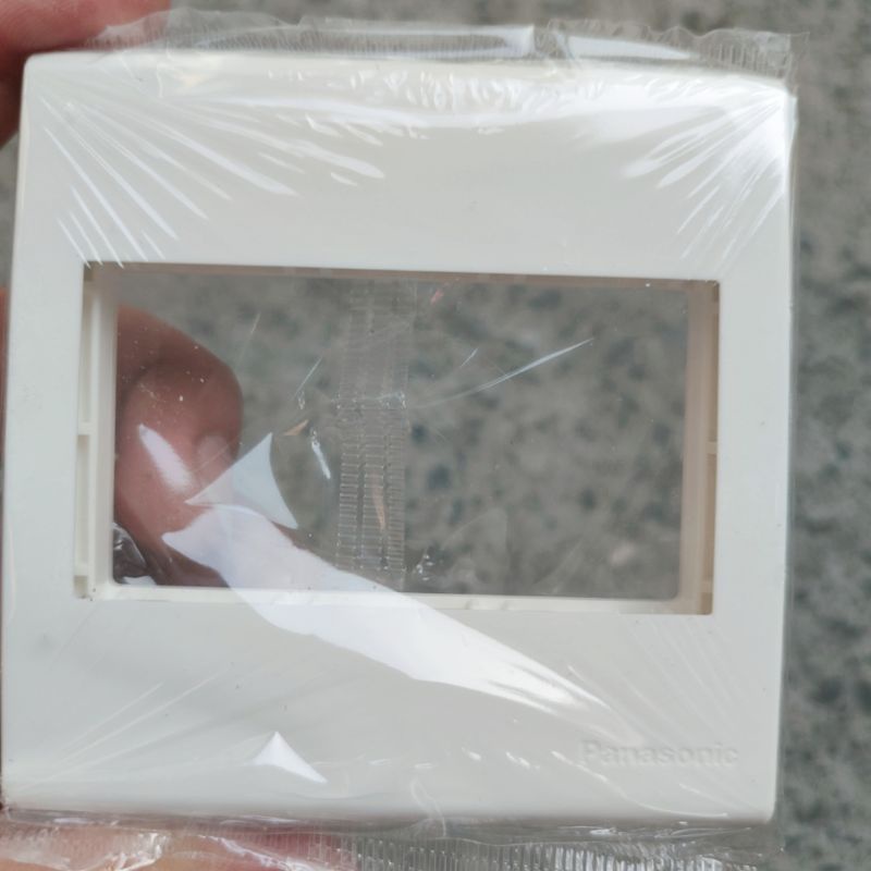 Mặt vuông 3 thiết bị WEB7813SW Panasonic dòng Wide Series