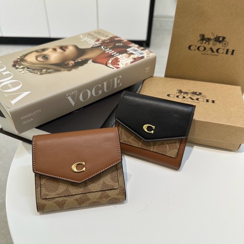 Ví coach nắp gập