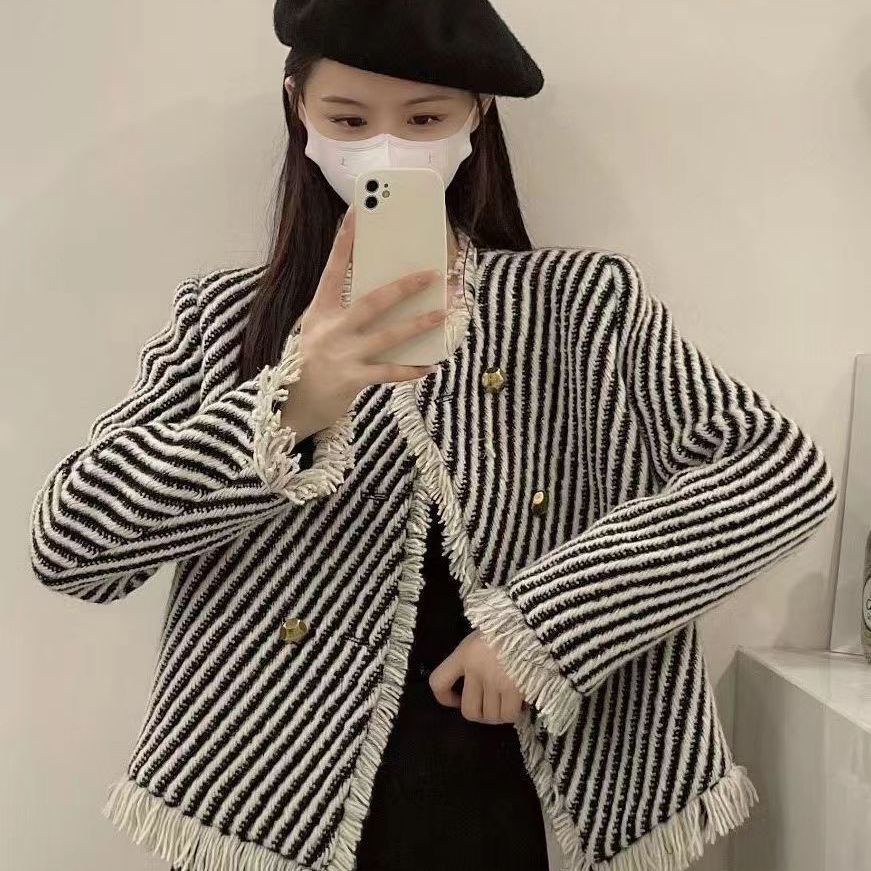 Áo Khoác Cardigan Cao Cấp Dáng Ôm Phối Tua Rua Phong Cách Pháp Thời Trang Mùa Thu Hàng Mới Dành Cho Bạn Nữ