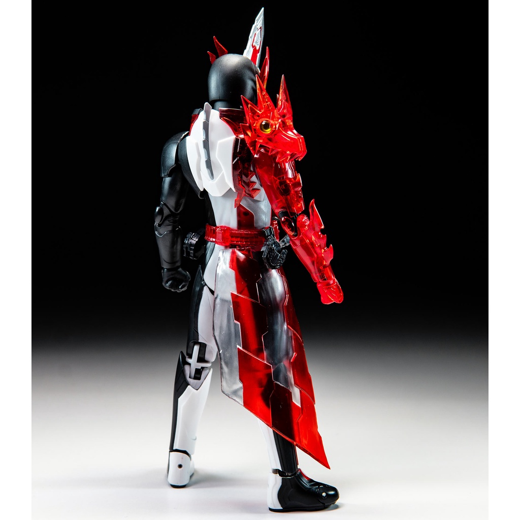 Mô hình nhân vật SHF Kamen Rider Saber Brave Dragon Clear Color Bandai