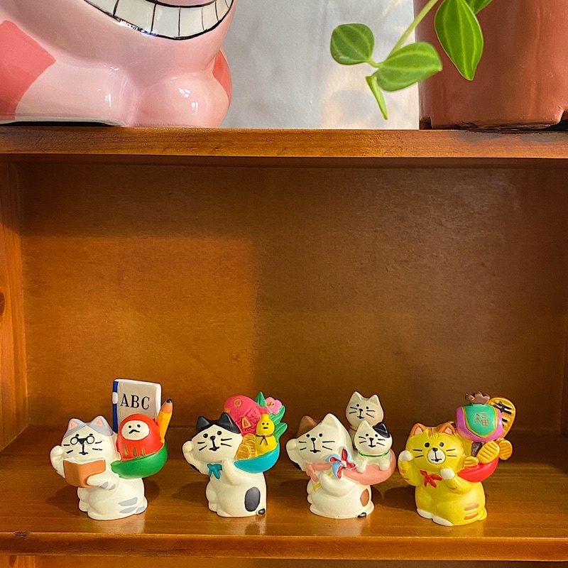 Mô hình mèo chủ đề may mắn 2023