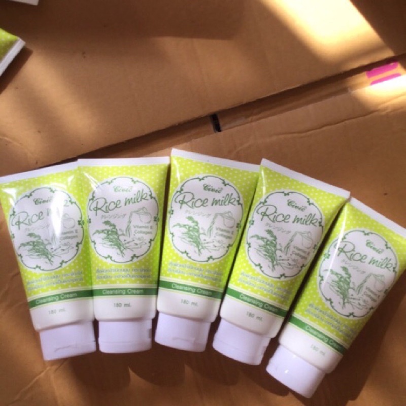 Sữa rửa mặt gạo RICE MILK trắng da thái lan 180ml