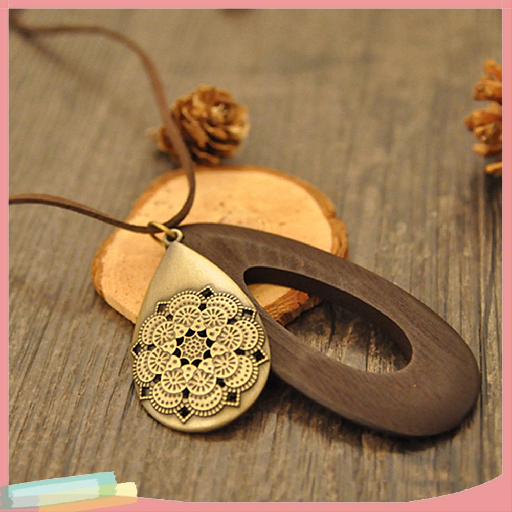 Dây chuyền mặt gỗ rỗng và kim loại khắc hoa Vintage độc đáo cho nữ