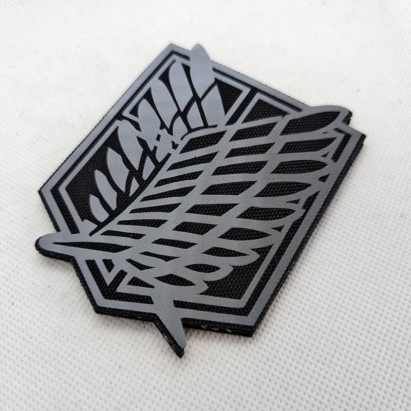 Miếng Dán Phản Quang Họa Tiết Anime Attack on Titan Độc Đáo