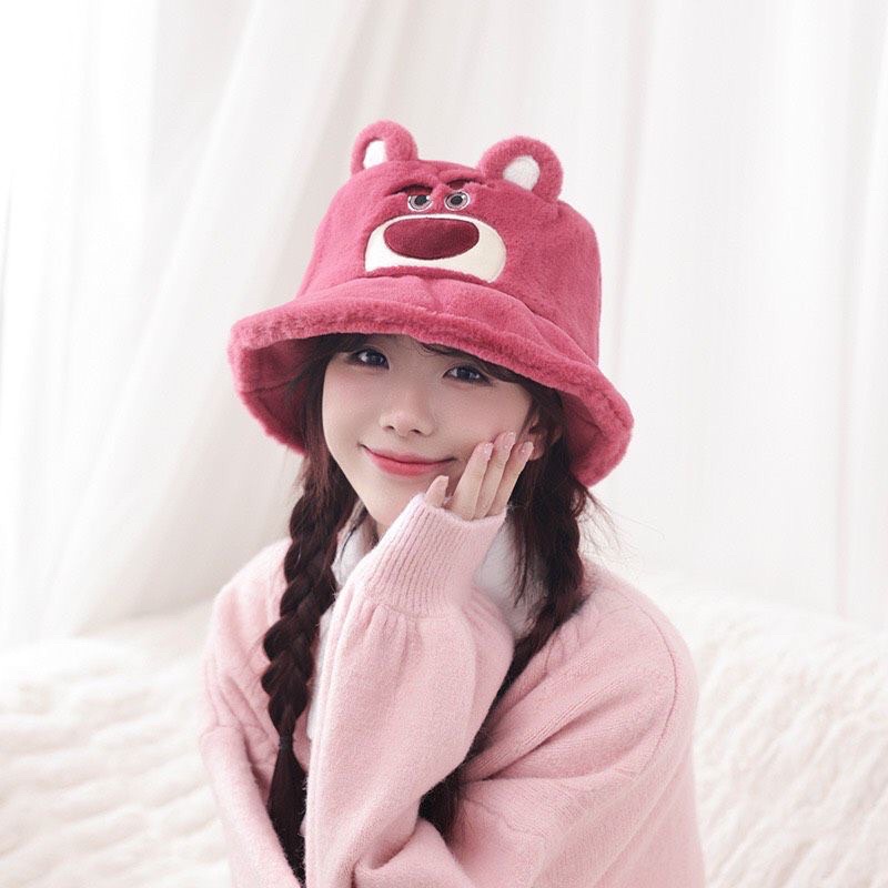 Nón gấu dâu lotso tai bèo phủ lông nhung dễ thương có ảnh thật Deperier