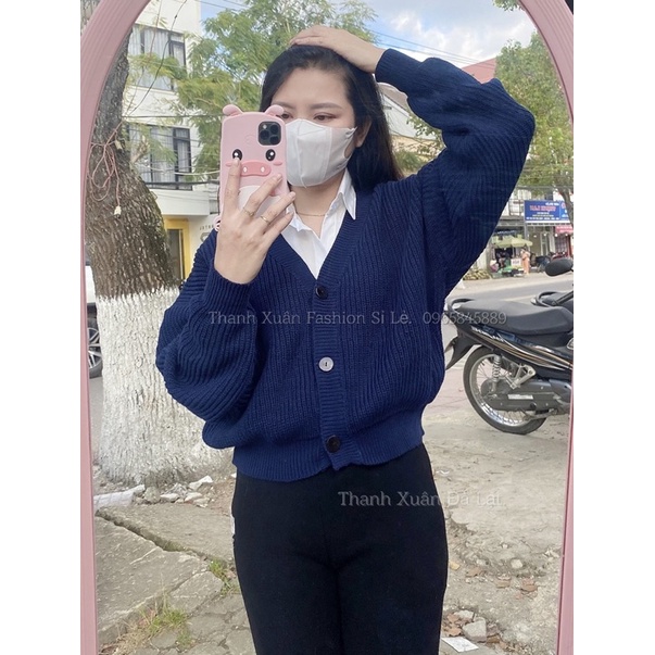 Hình thật Khoác len đi học, học sinh xanh đen, trơn 3 cúc dài 54cm, dày dặn phom rộng co dãn. dễ mặc