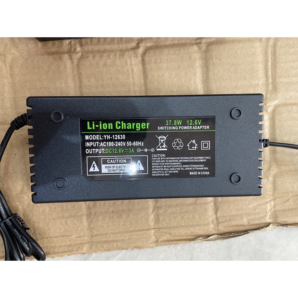 Sạc Adapter pin li-ion 12.6V 3A có quạt