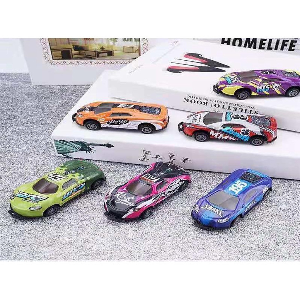 Hộp 8 xe oto đồ chơi bật nhảy xoay 360 độ, xe ô tô chạy đà cho bé trai